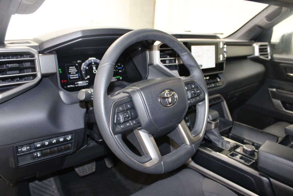 Used 2025 Toyota Sequoia SR5 AWD/4WD image 21