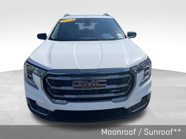 Used 2024 GMC Terrain AT4 w/ Tech Package AWD/4WD image 3
