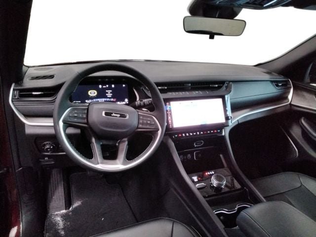 New 2026 Jeep Grand Cherokee Limited w/ Limited Altitude Package AWD/4WD image 28