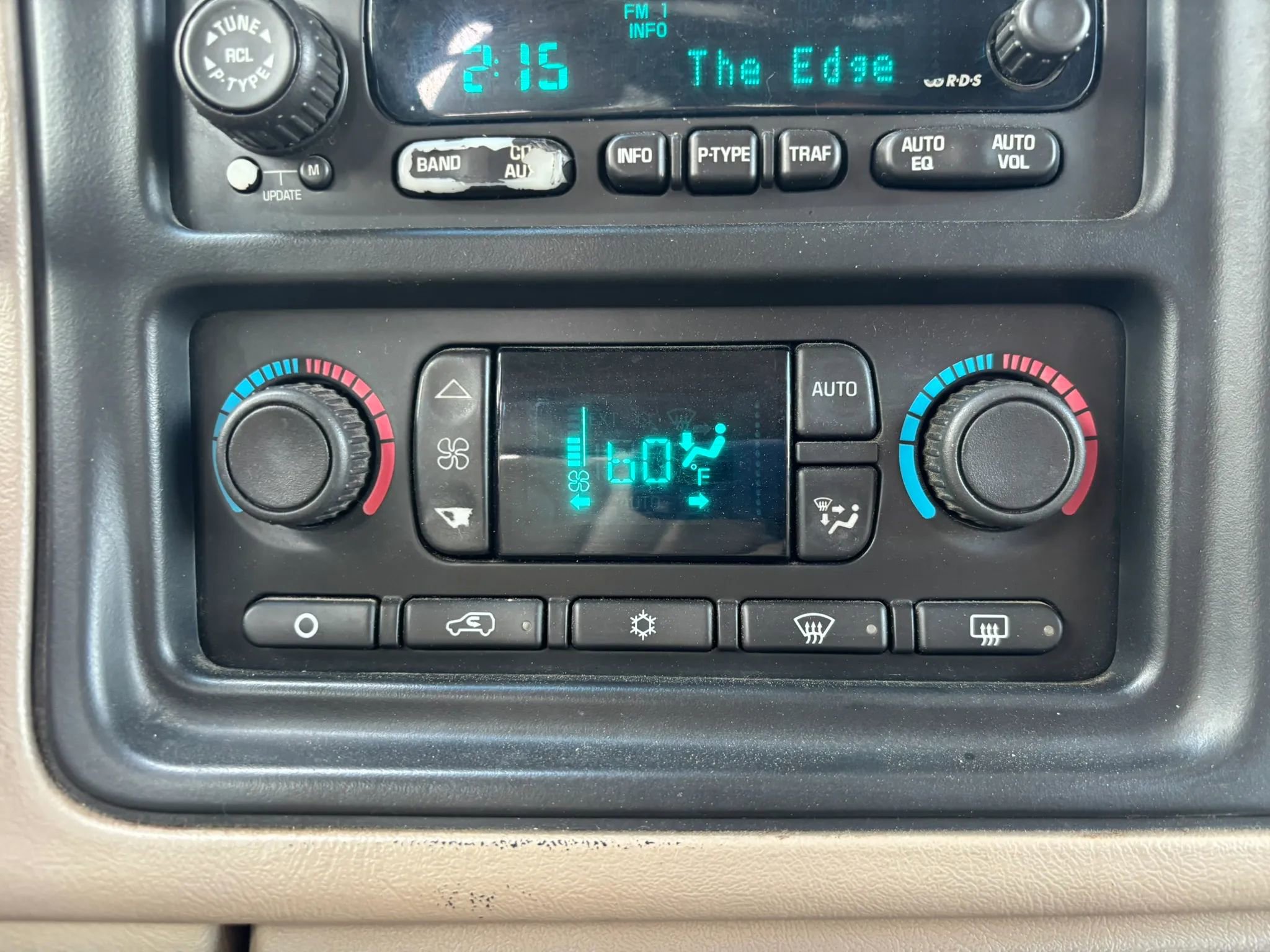 Used 2003 Chevrolet Suburban 2500 LS w/ LS Preferred Equipment Group image 22