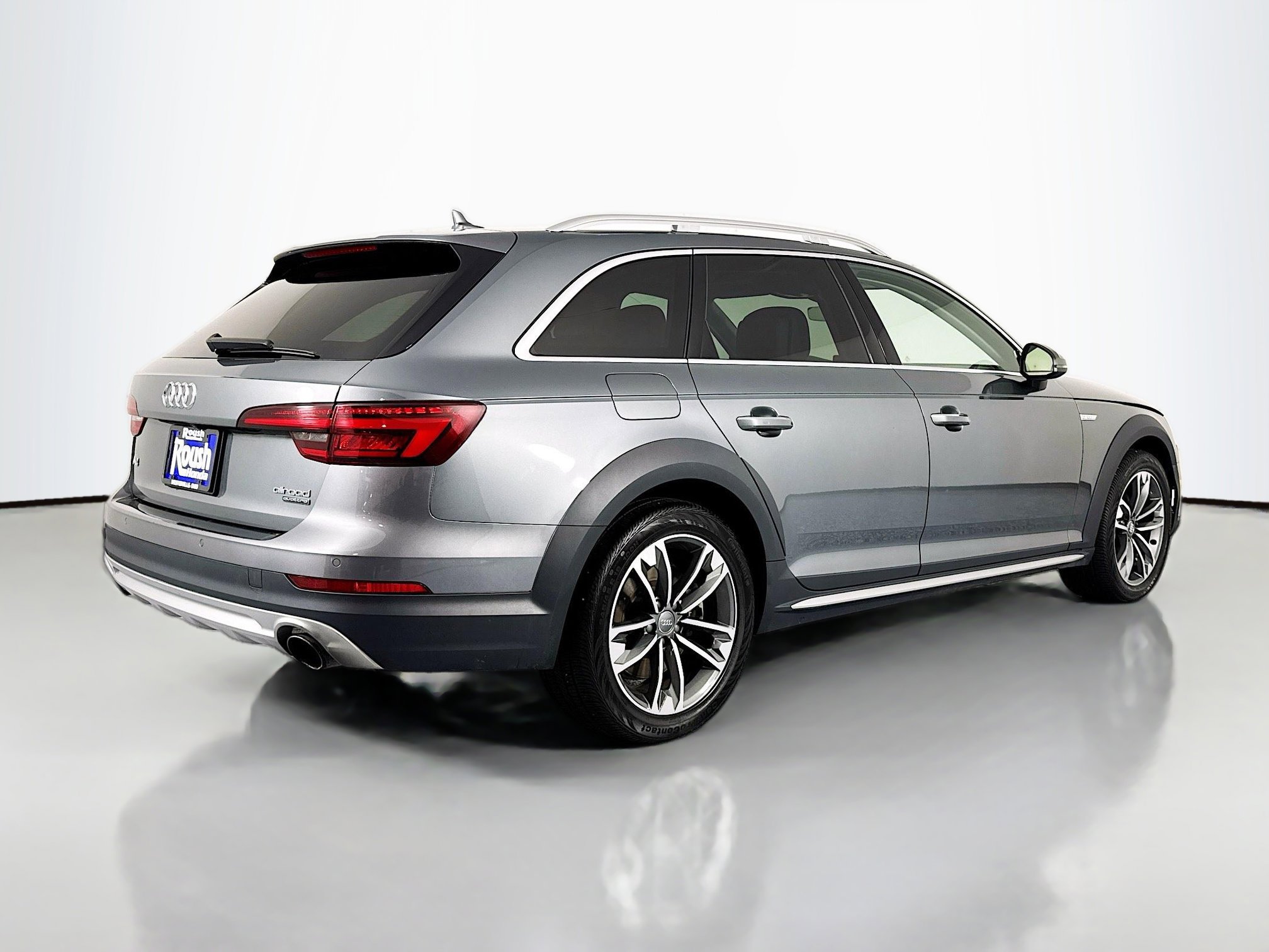 Used 2018 Audi A4 2.0T allroad Premium Plus AWD/4WD image 5