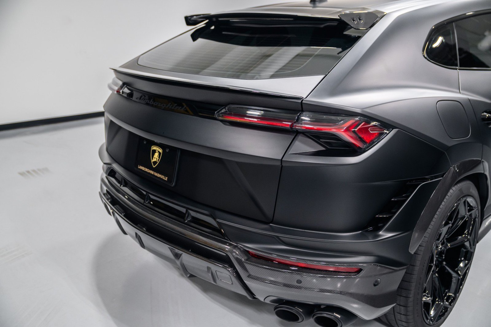 Used 2024 Lamborghini Urus Performante AWD/4WD image 32