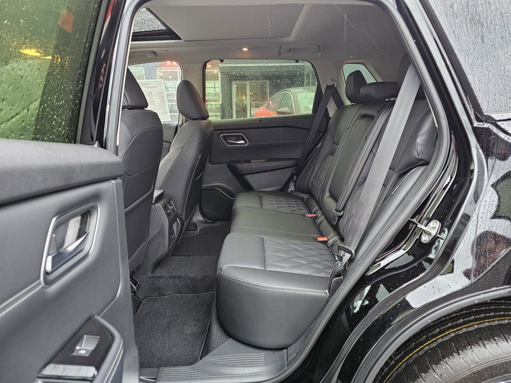 New 2026 Nissan Rogue Platinum image 11