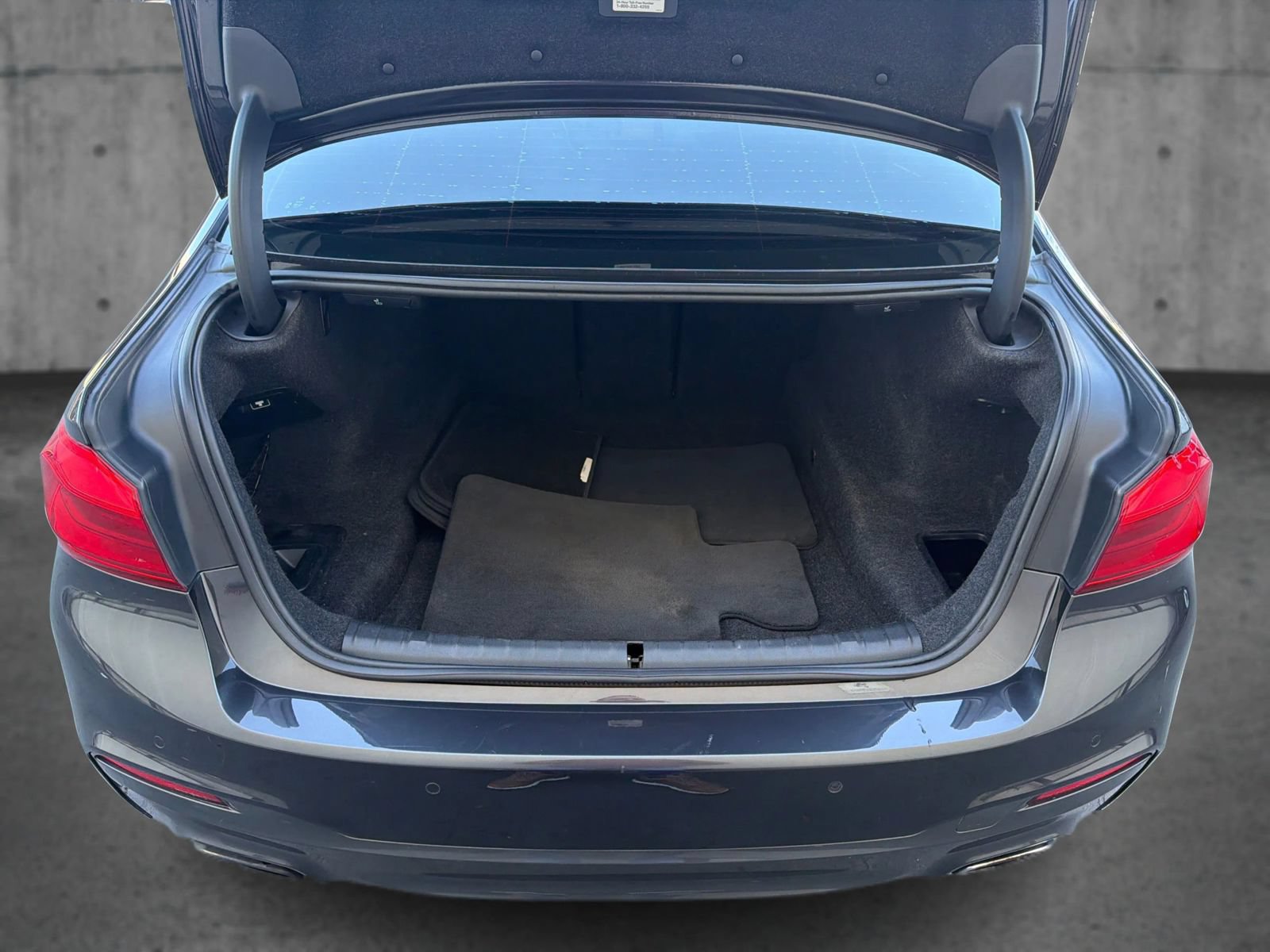Used 2017 BMW 540i RWD image 13