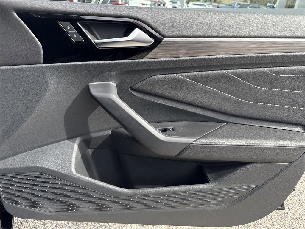 Used 2024 Volkswagen Jetta SEL image 35