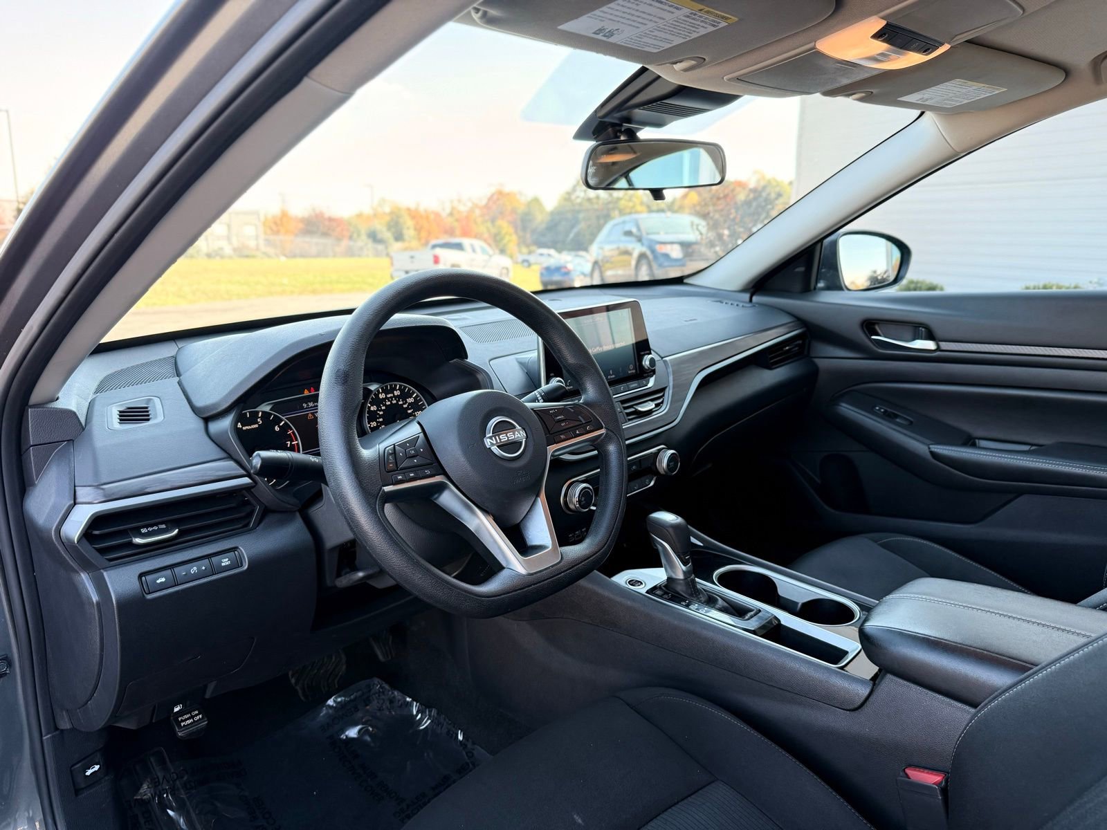 Used 2024 Nissan Altima 2.5 SV image 11