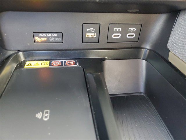 Used 2025 Toyota Camry LE w/ Convenience Package image 21