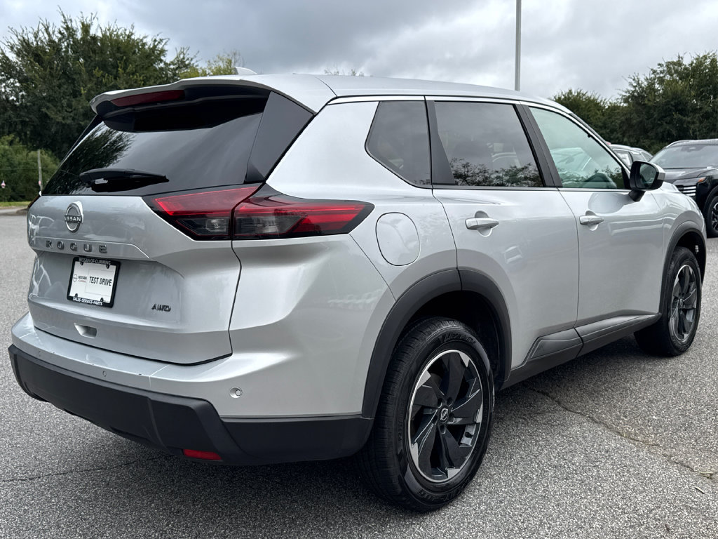 Certified 2025 Nissan Rogue SV AWD/4WD image 7