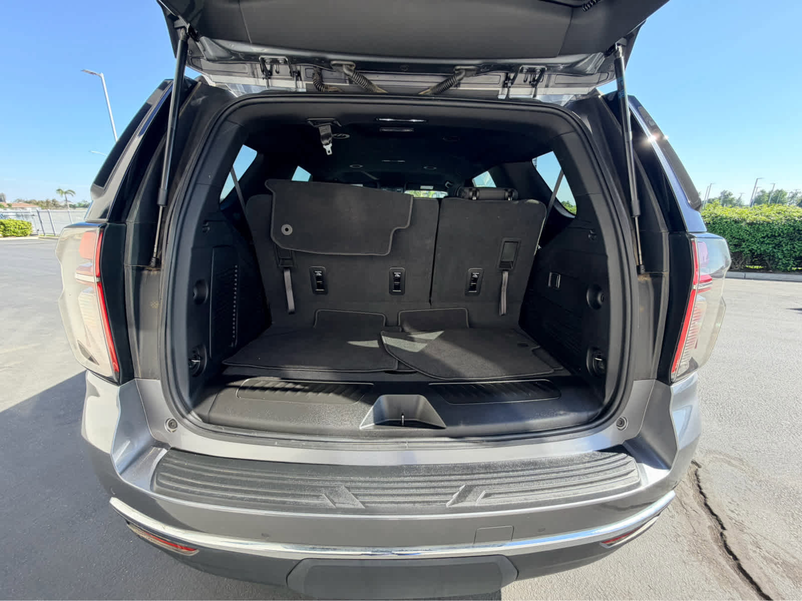 Used 2022 Chevrolet Tahoe LS image 5