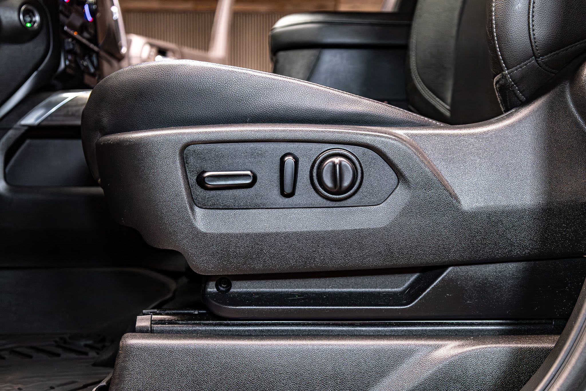 Used 2020 Chevrolet Silverado 2500 LTZ w/ LTZ Premium Package image 20