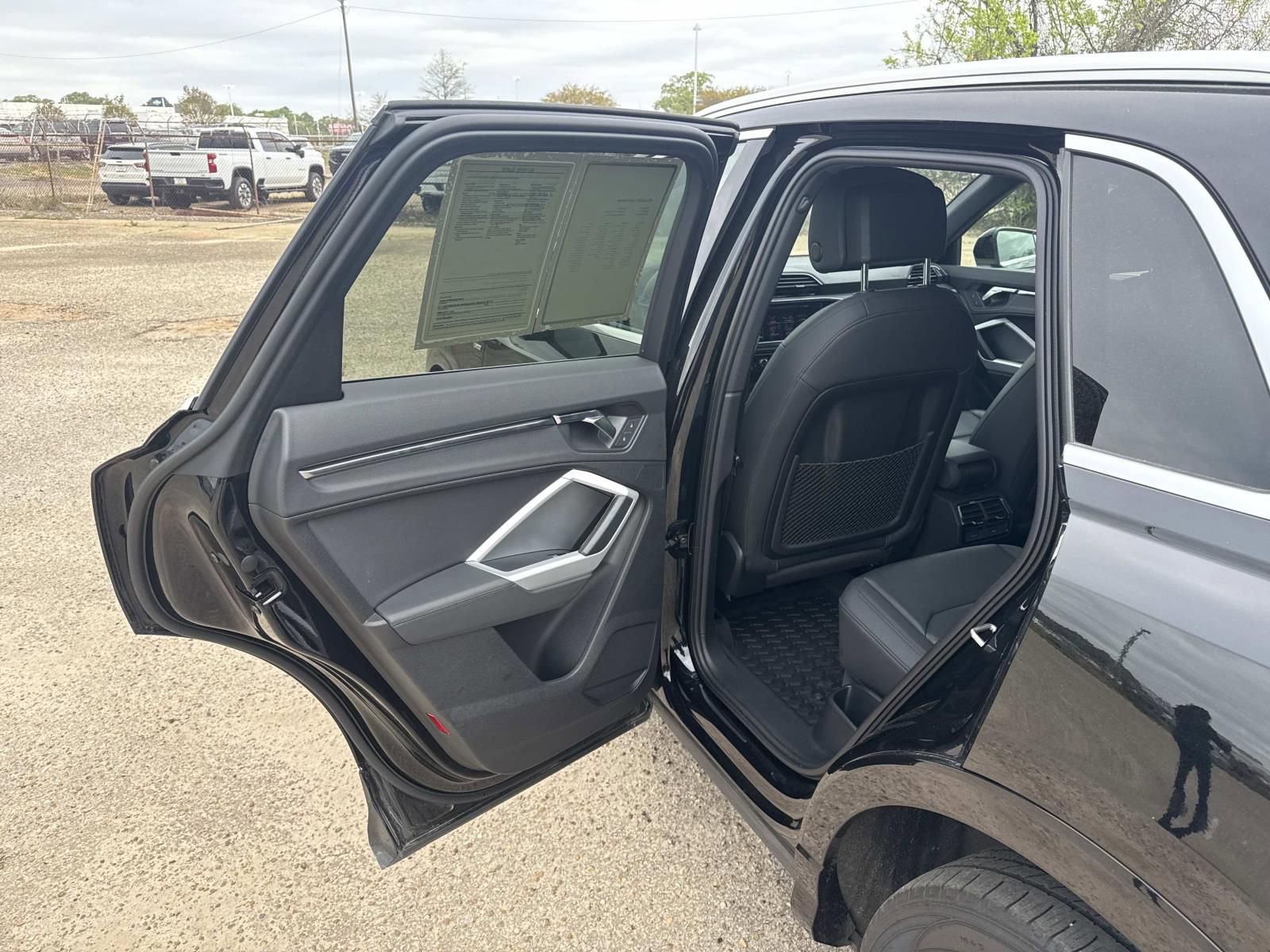 Used 2021 Audi Q3 2.0T Premium w/ Convenience Package image 9