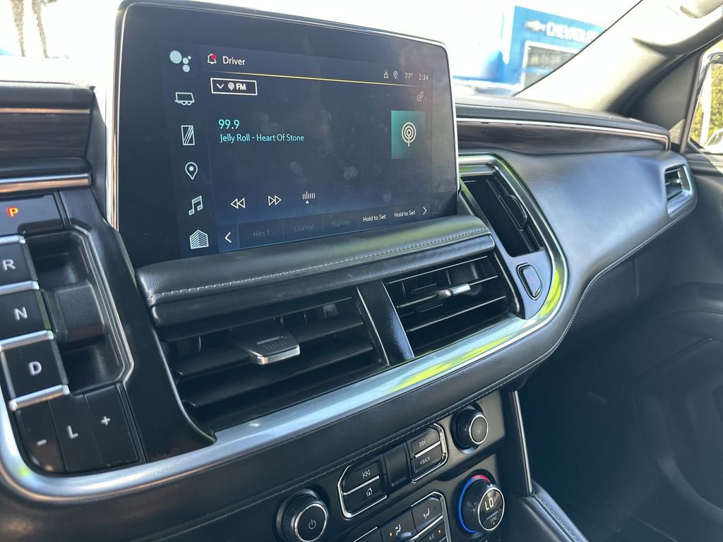 Used 2024 Chevrolet Suburban LT image 25