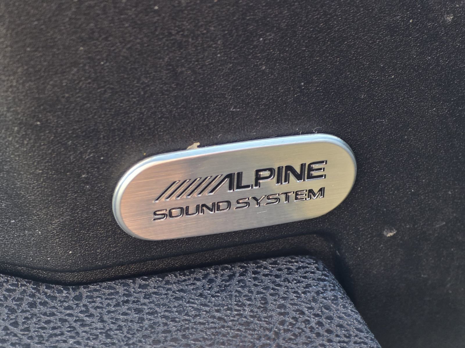 Used 2018 Dodge Charger R/T w/ Plus Group image 19