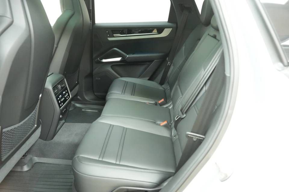 New 2026 Porsche Cayenne image 26