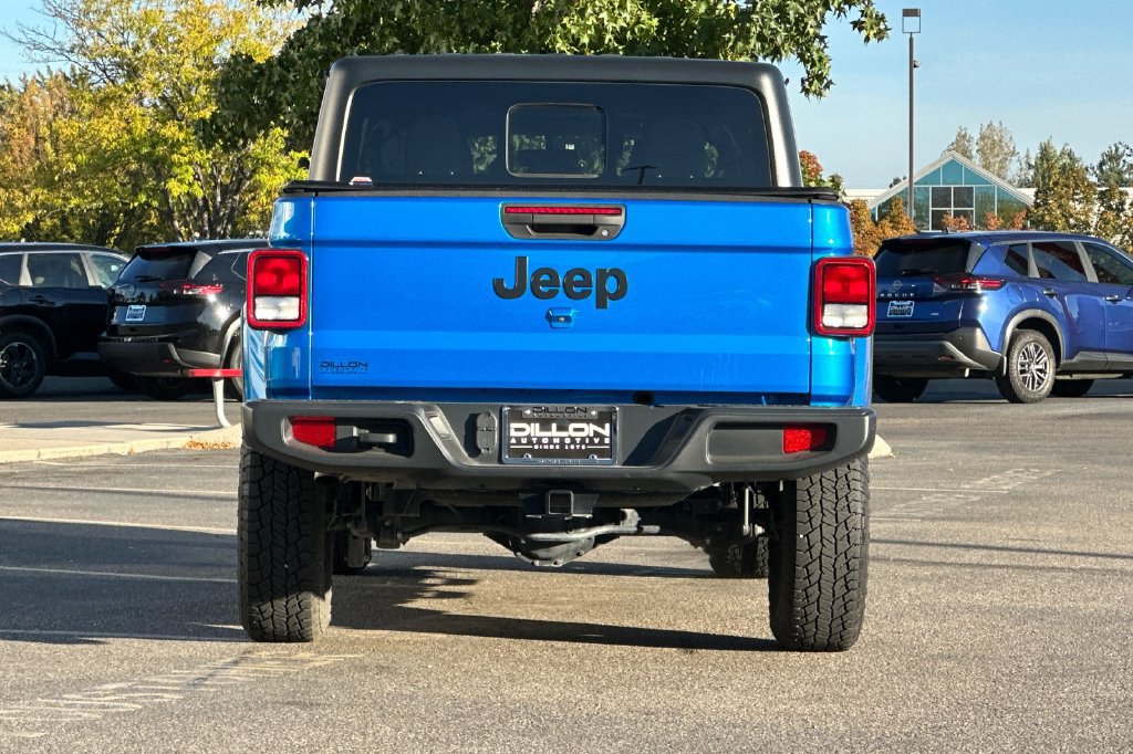 Used 2023 Jeep Gladiator Sport AWD/4WD image 7