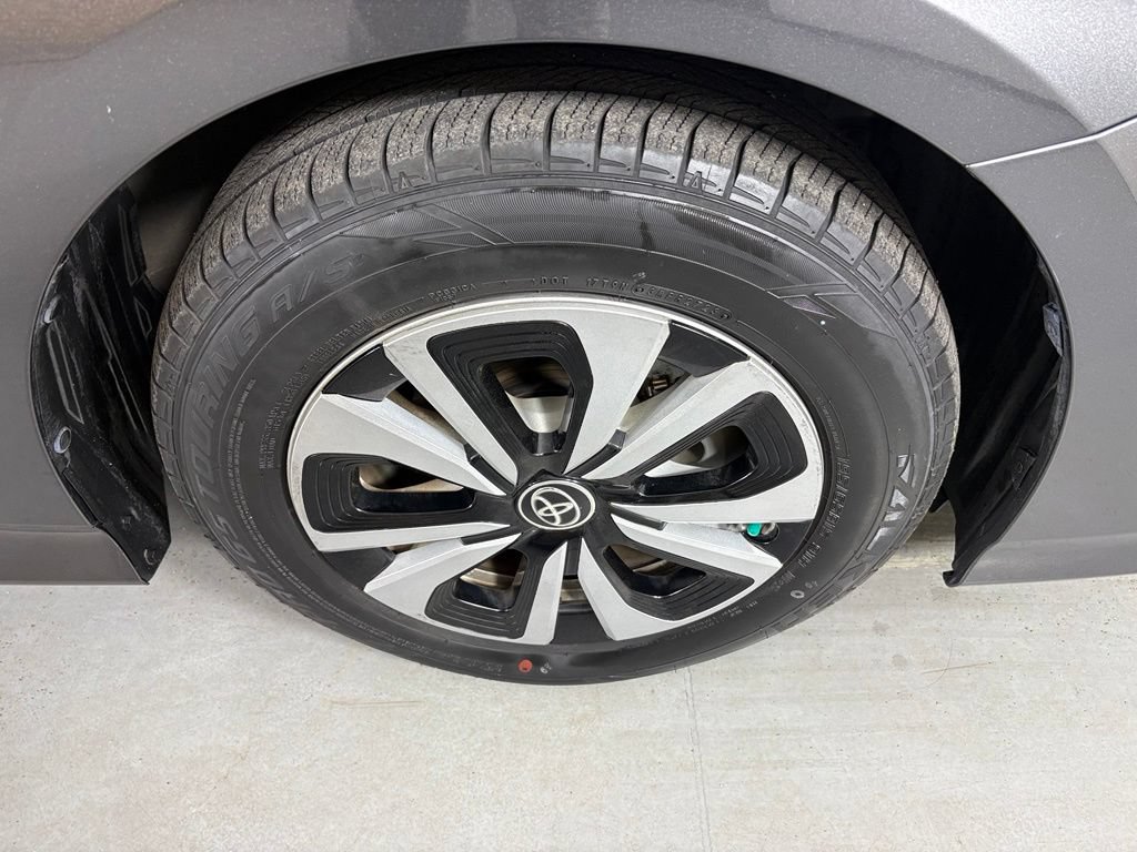 Used 2018 Toyota Prius Prime Premium w/ Carpet Mat Package FWD image 11