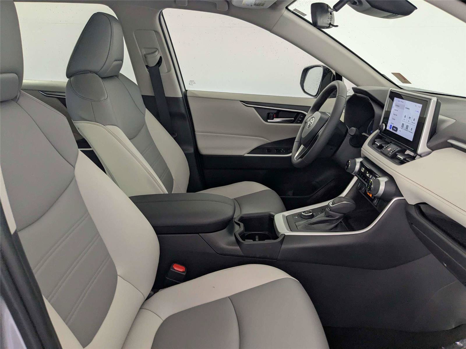 Certified 2023 Toyota RAV4 XLE Premium AWD/4WD image 34