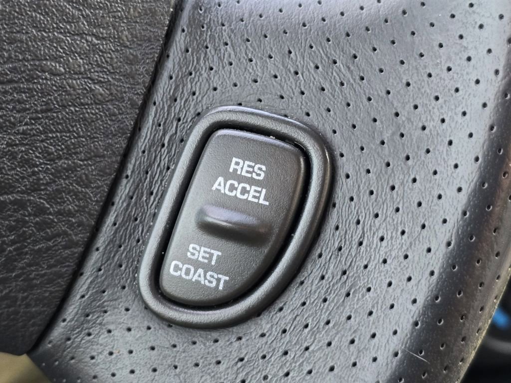 Used 2001 Saturn S-Series SL2 image 29