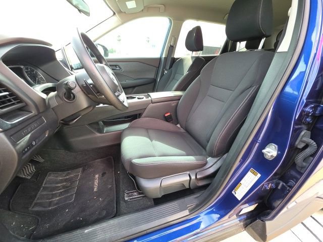 Used 2023 Nissan Rogue S image 13