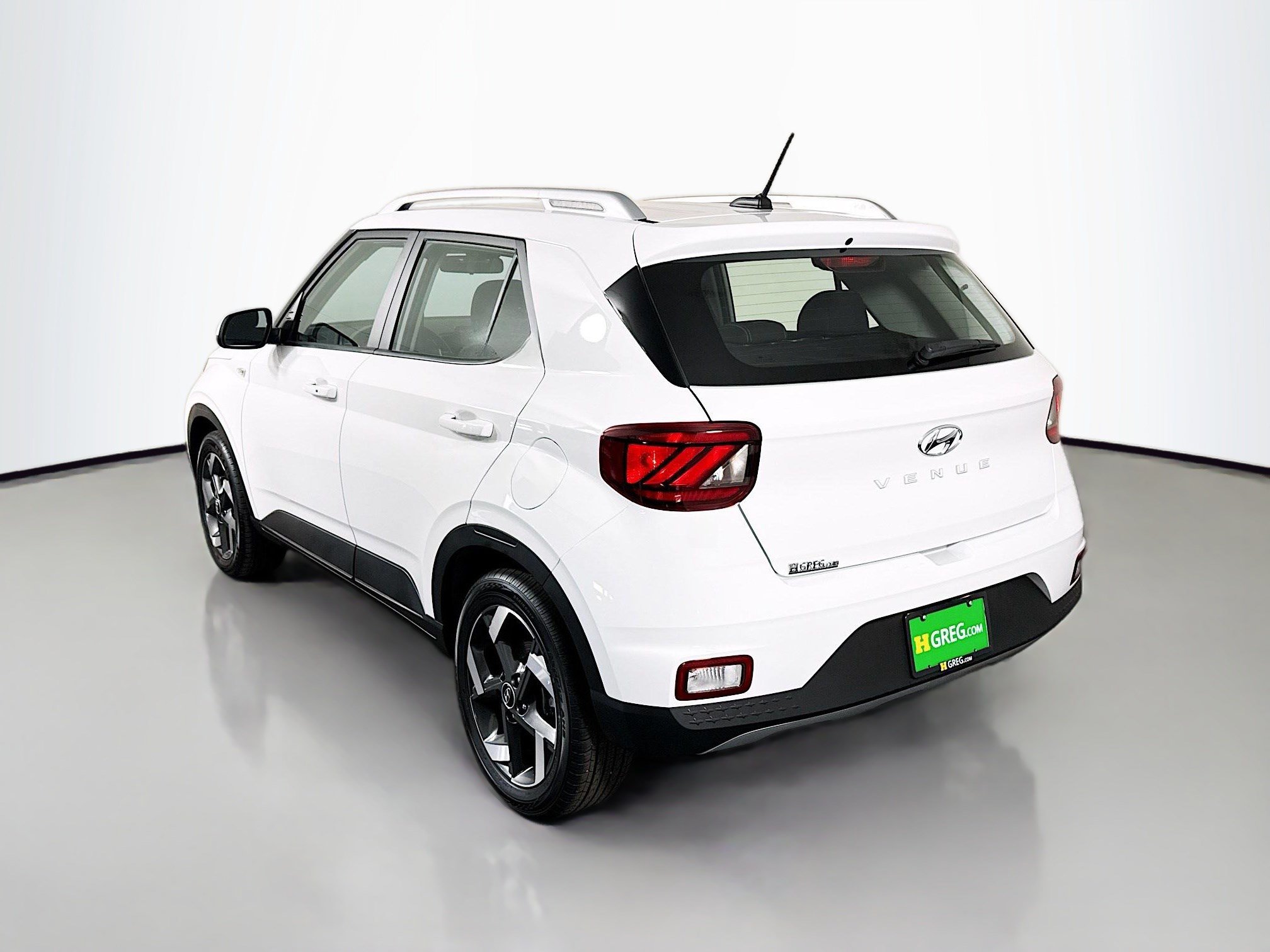 Used 2026 Hyundai Venue SEL FWD image 7