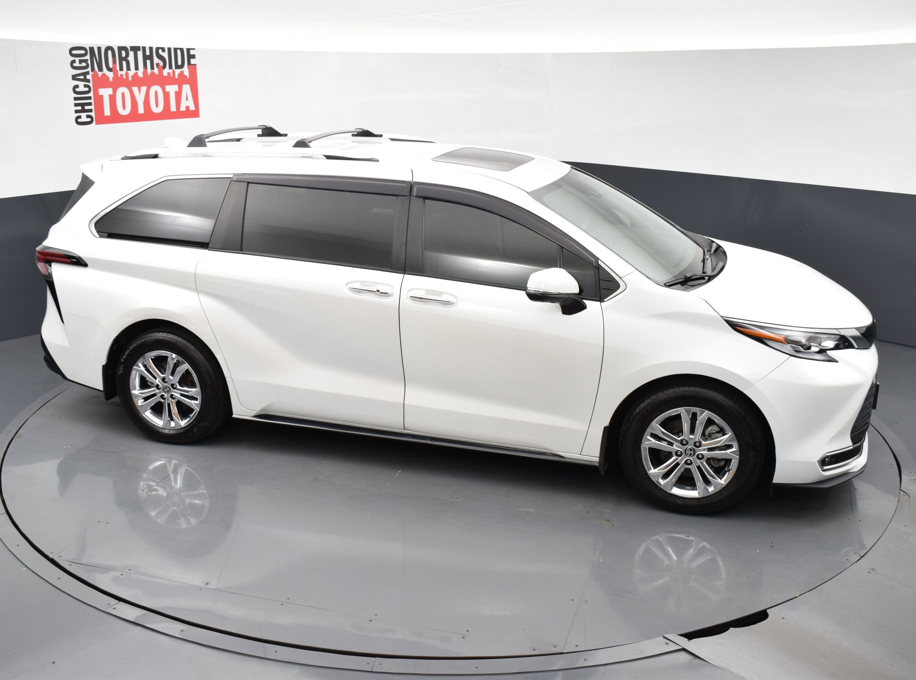 Used 2022 Toyota Sienna Platinum AWD/4WD image 32