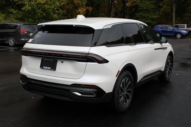 New 2026 Lincoln Nautilus Premier image 3