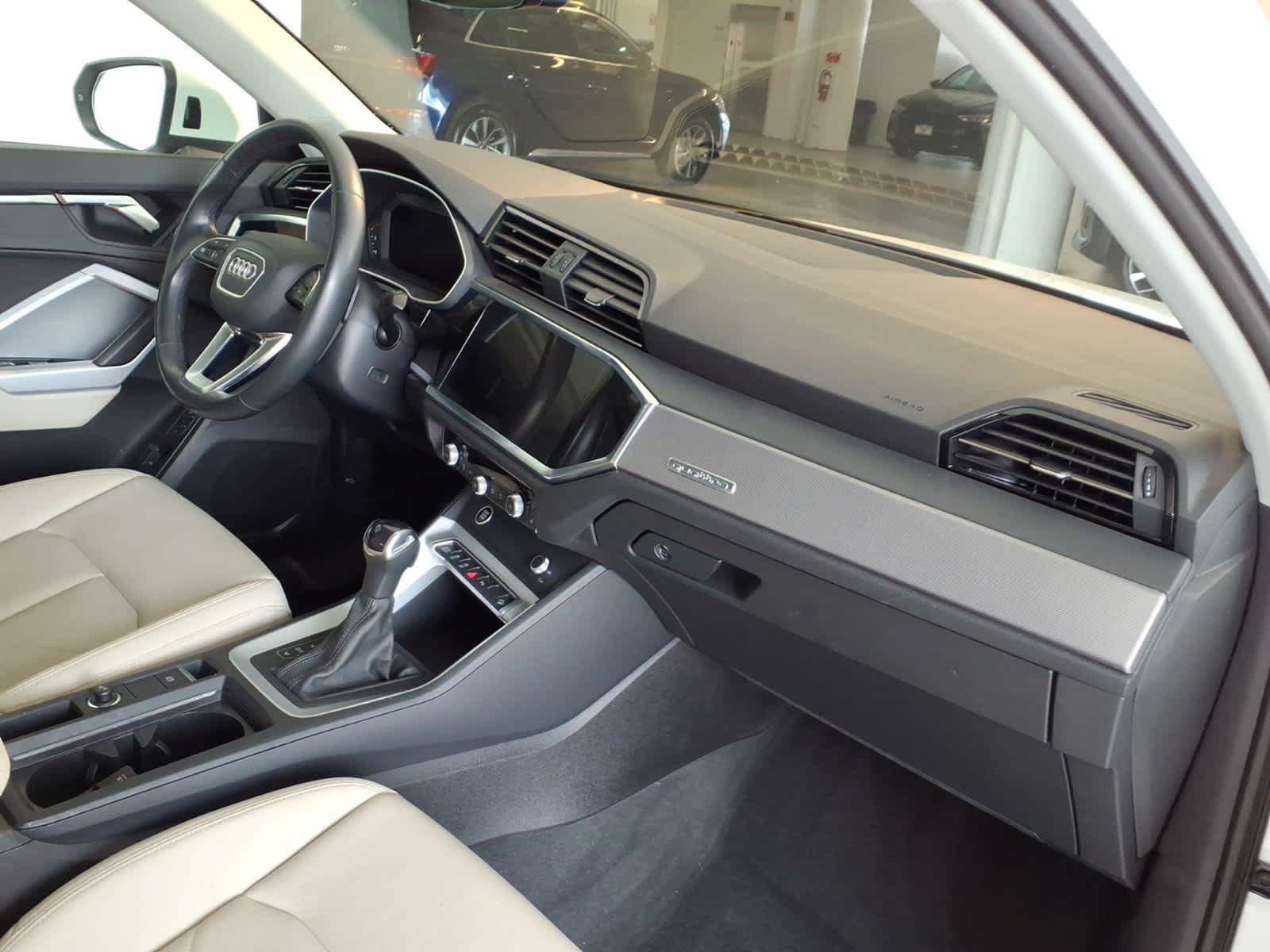Used 2023 Audi Q3 2.0T Premium w/ Convenience Package AWD/4WD image 22