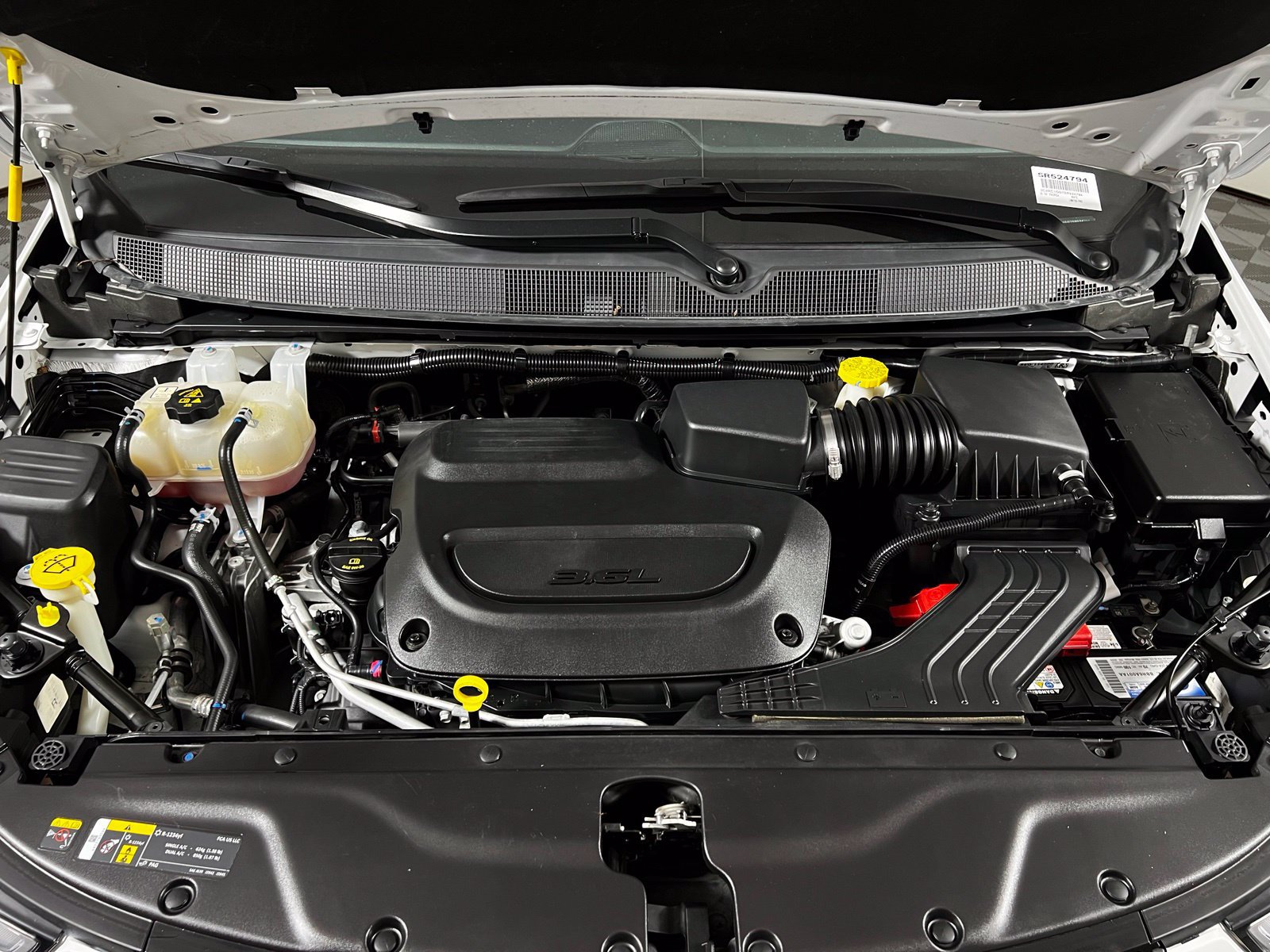 Used 2025 Chrysler Pacifica Limited FWD image 9