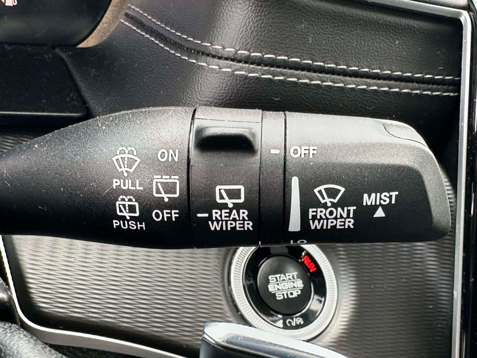 Used 2025 Jeep Grand Cherokee 4WD image 23