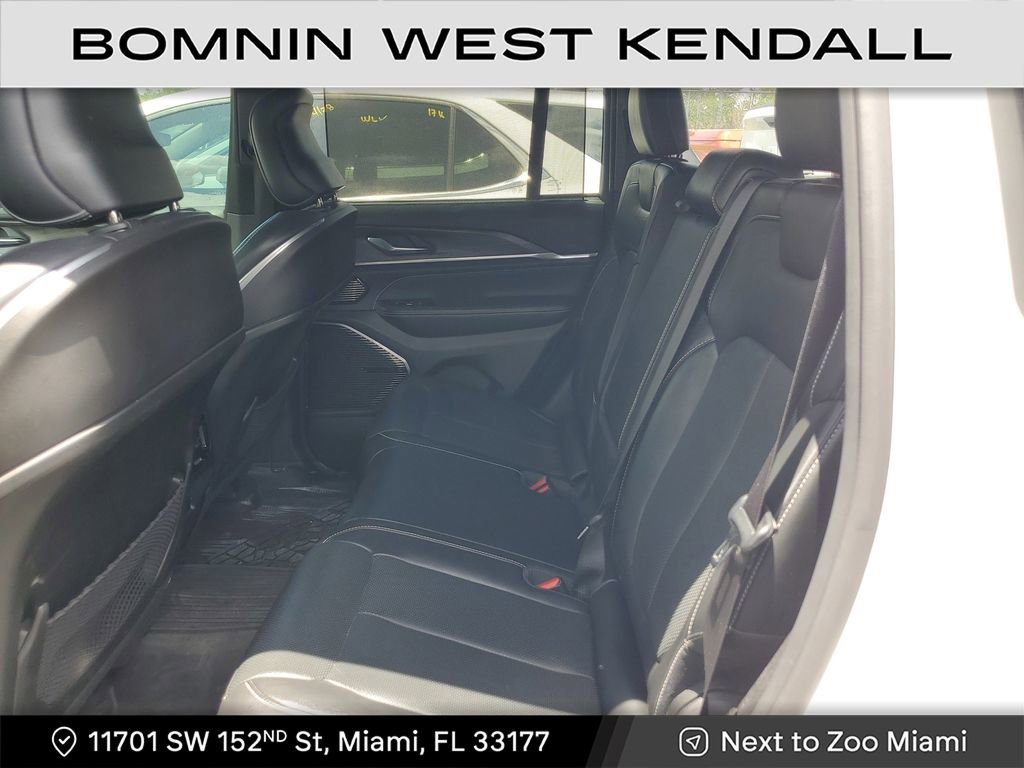 Used 2023 Jeep Grand Cherokee Overland w/ Luxury Tech Group IV image 17