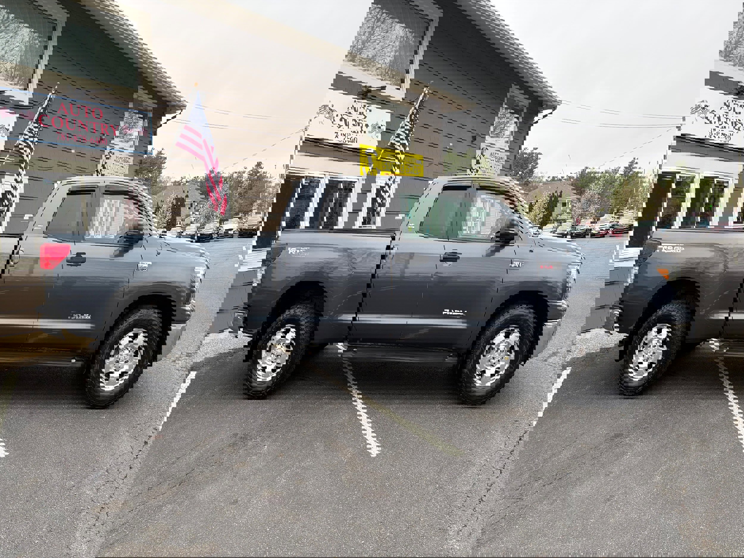 Used 2010 Toyota Tundra 4x4 Double Cab image 4
