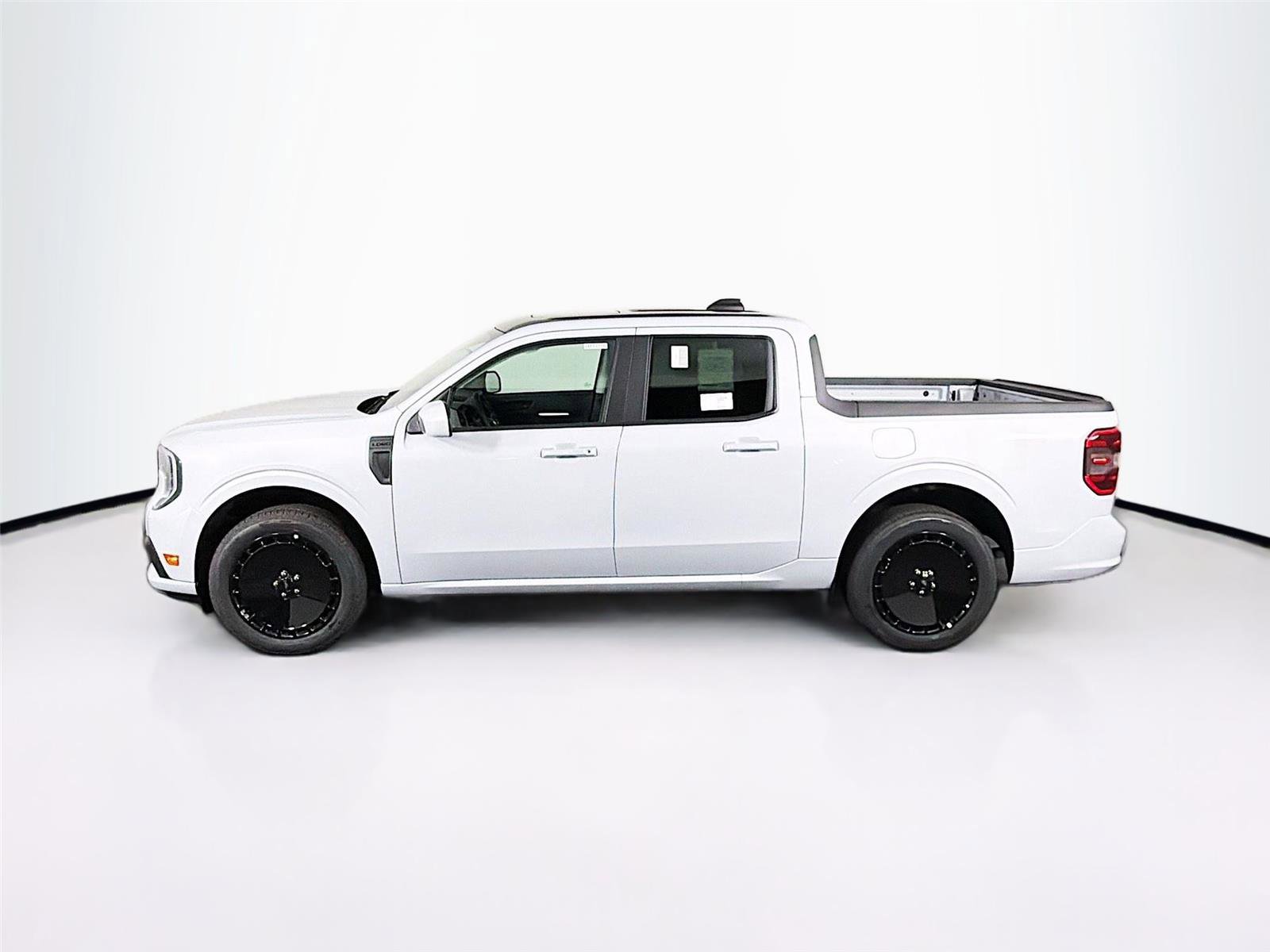 New 2026 Ford Maverick Lobo image 4