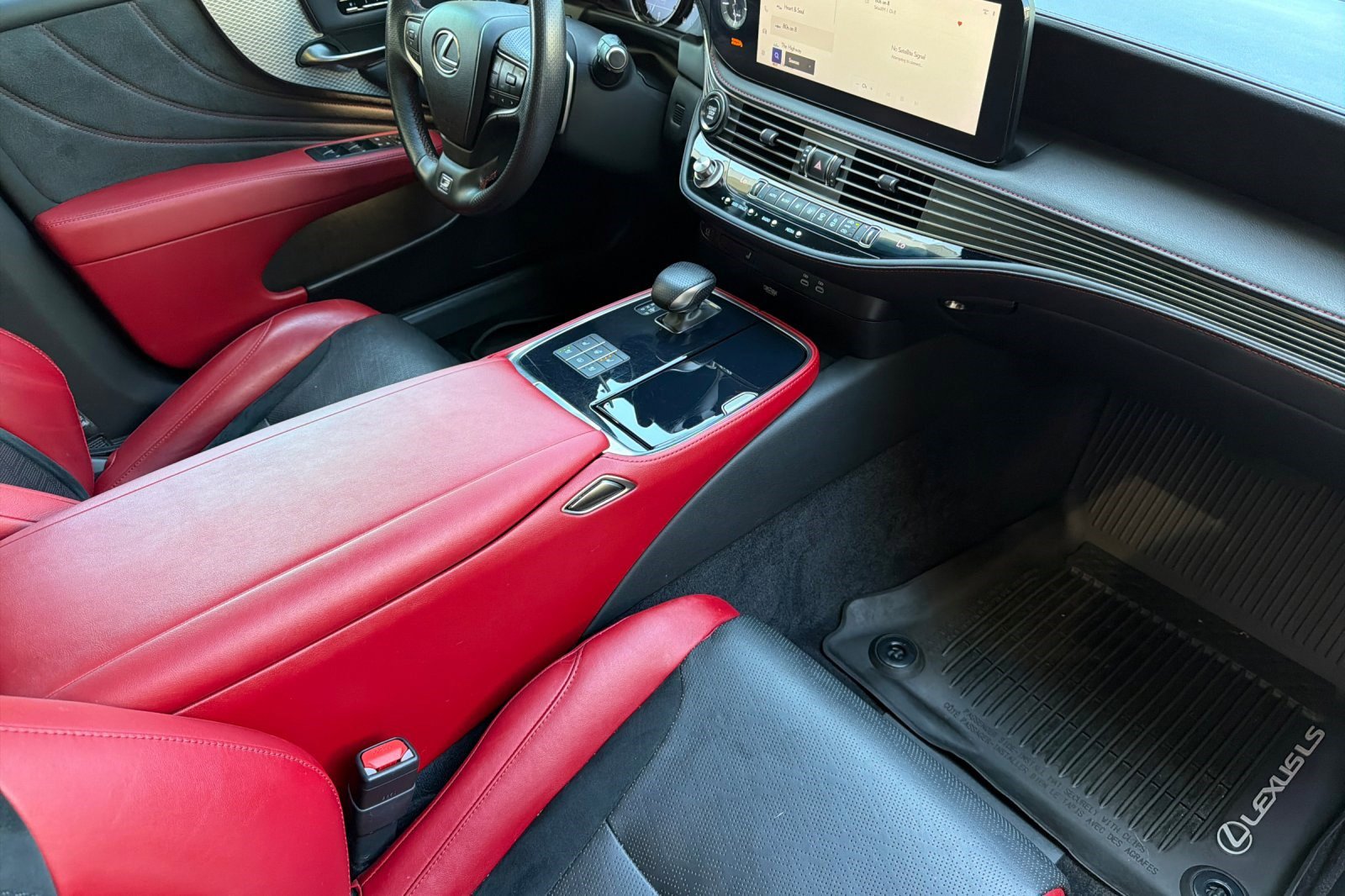 Certified 2023 Lexus LS 500 F Sport w/ Cold Weather Package (CK) RWD image 19