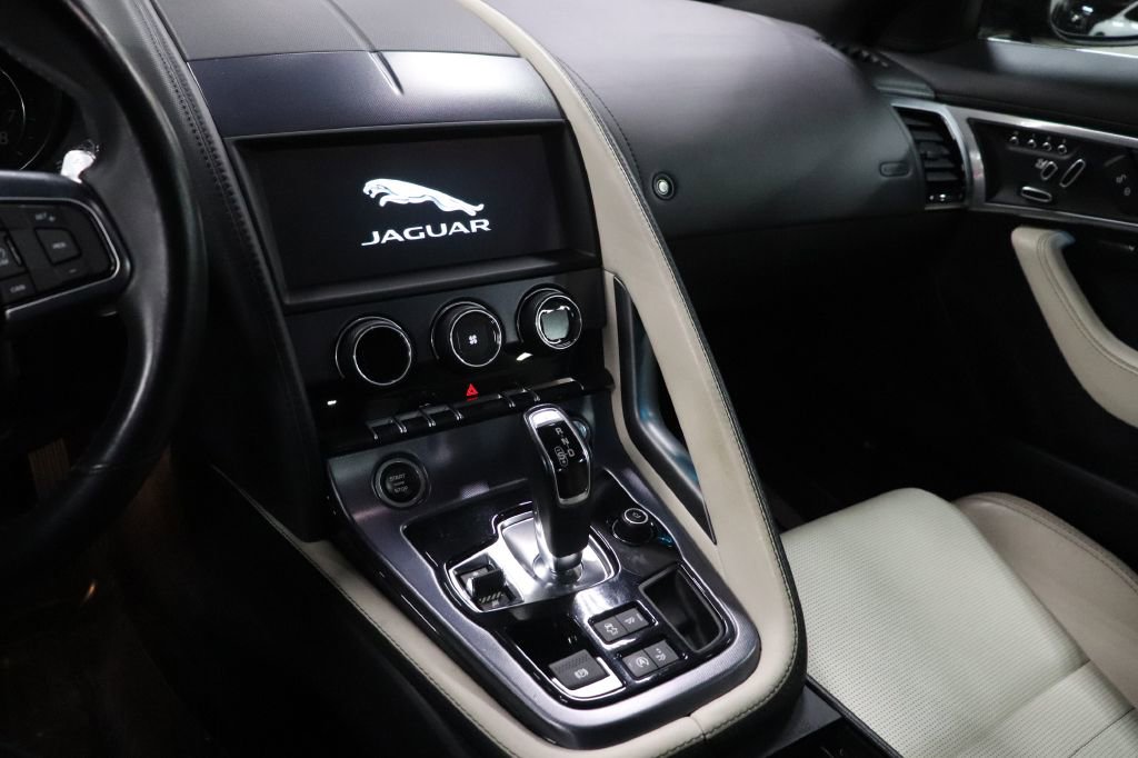 Used 2020 Jaguar F-TYPE image 22