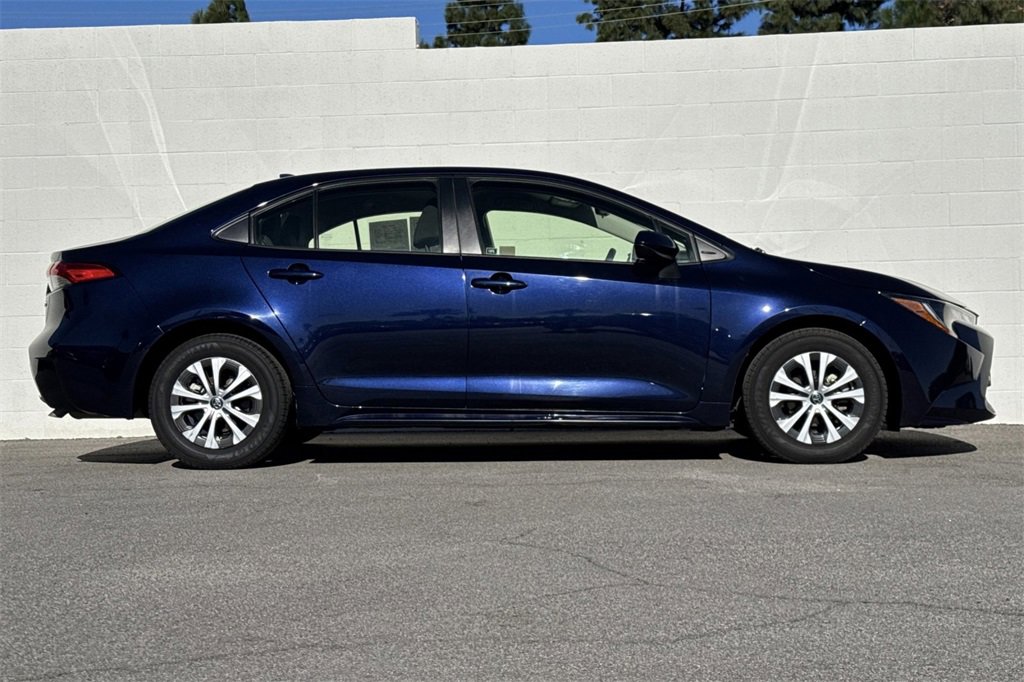 Used 2022 Toyota Corolla LE image 6