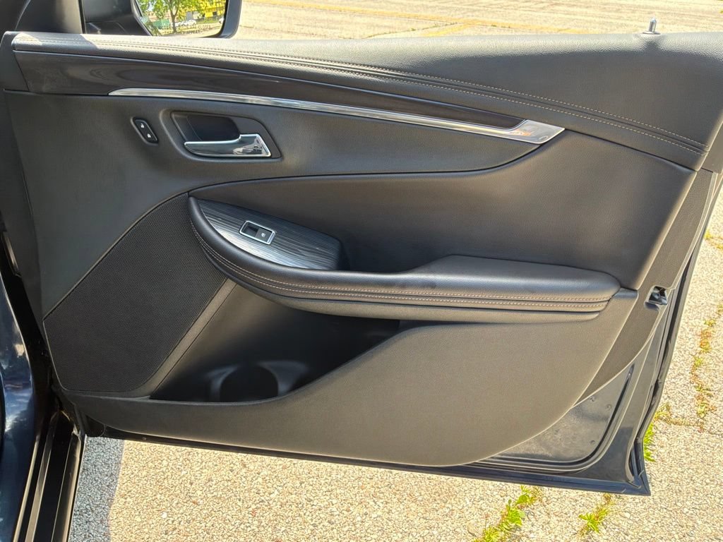 Used 2017 Chevrolet Impala LT w/ Convenience Package FWD image 32