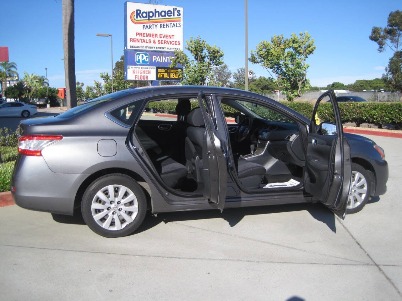 Used 2015 Nissan Sentra SV w/ Navigation Package image 9