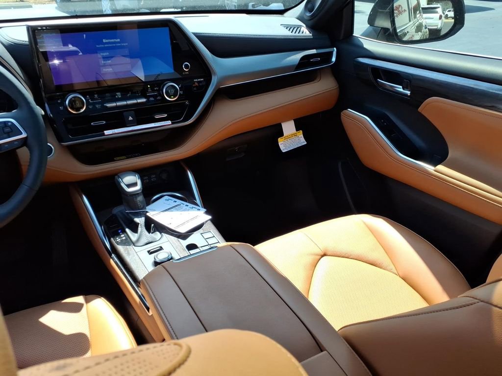 New 2026 Toyota Highlander Platinum AWD/4WD image 5