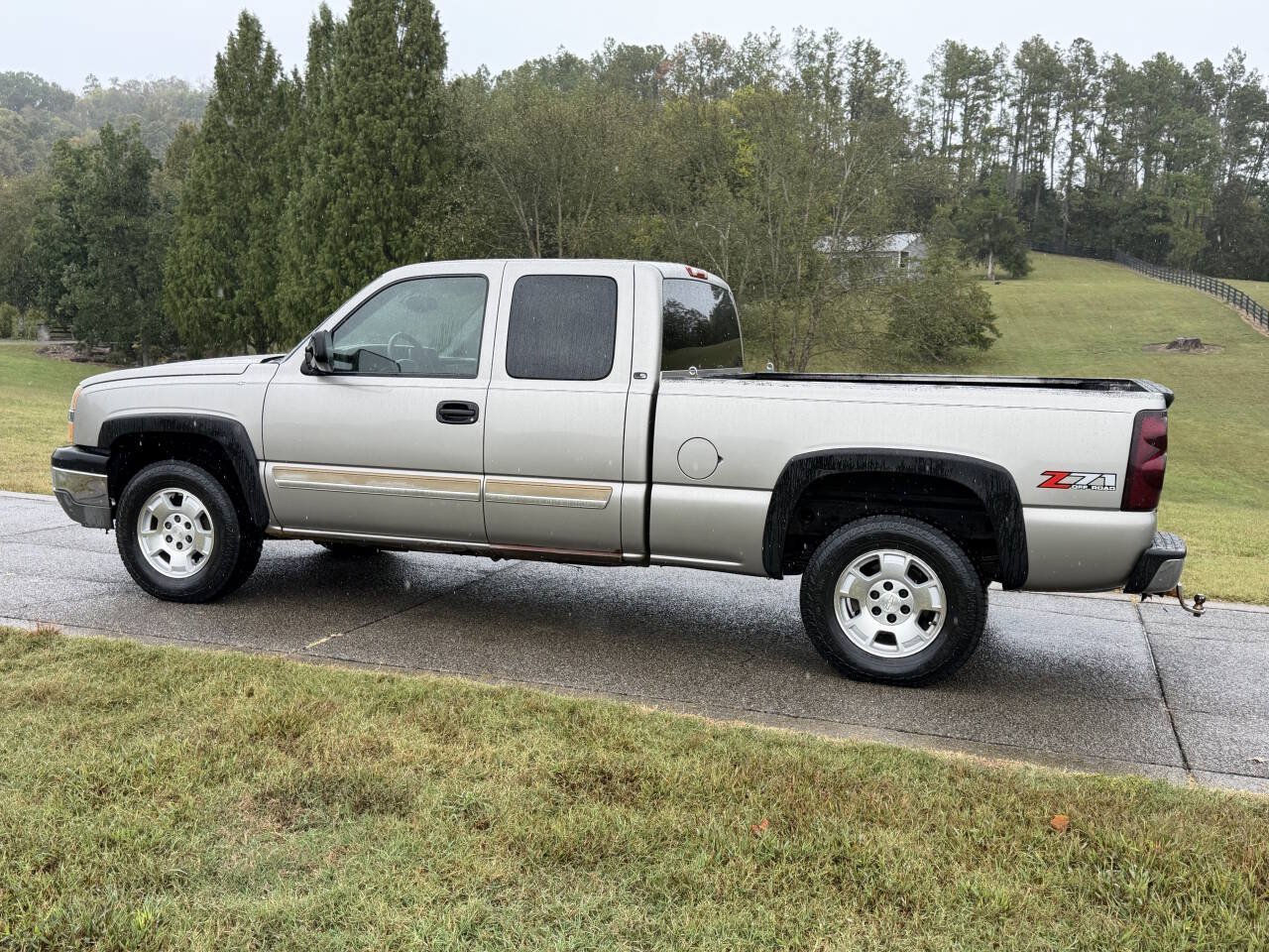 Used 2003 Chevrolet Silverado 1500 LS w/ Off-Road Package AWD/4WD image 6