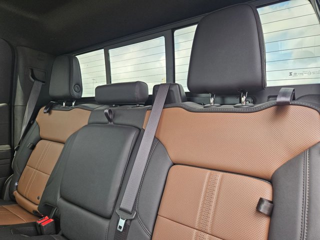 Used 2024 Chevrolet Silverado 1500 High Country AWD/4WD image 10
