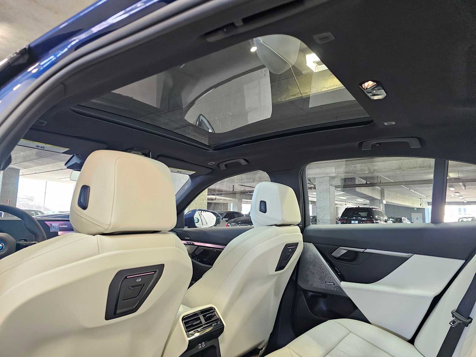 New 2026 BMW 550e xDrive w/ Premium Package image 26