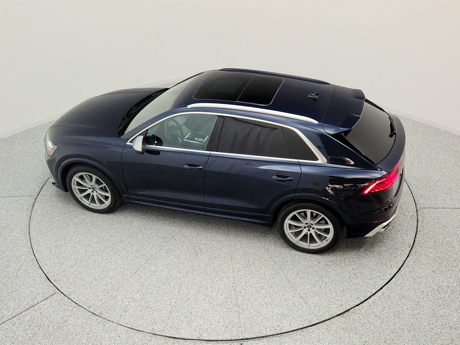 Used 2024 Audi RS Q8 w/ Executive Package AWD/4WD image 29