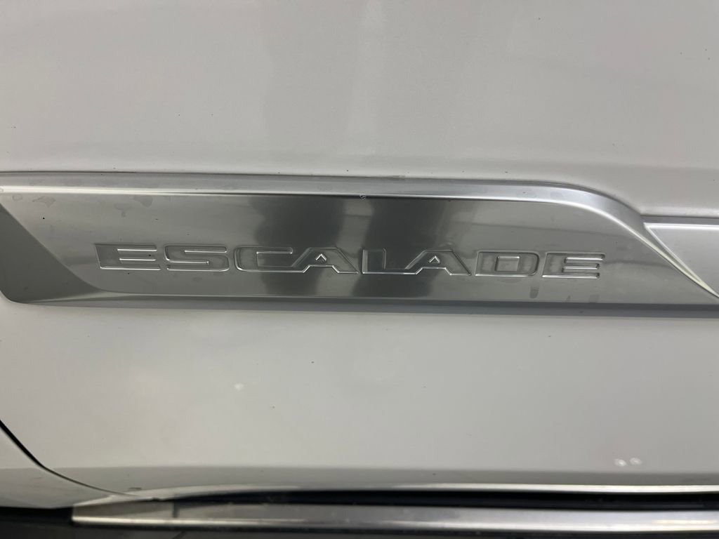 Used 2017 Cadillac Escalade Platinum image 40