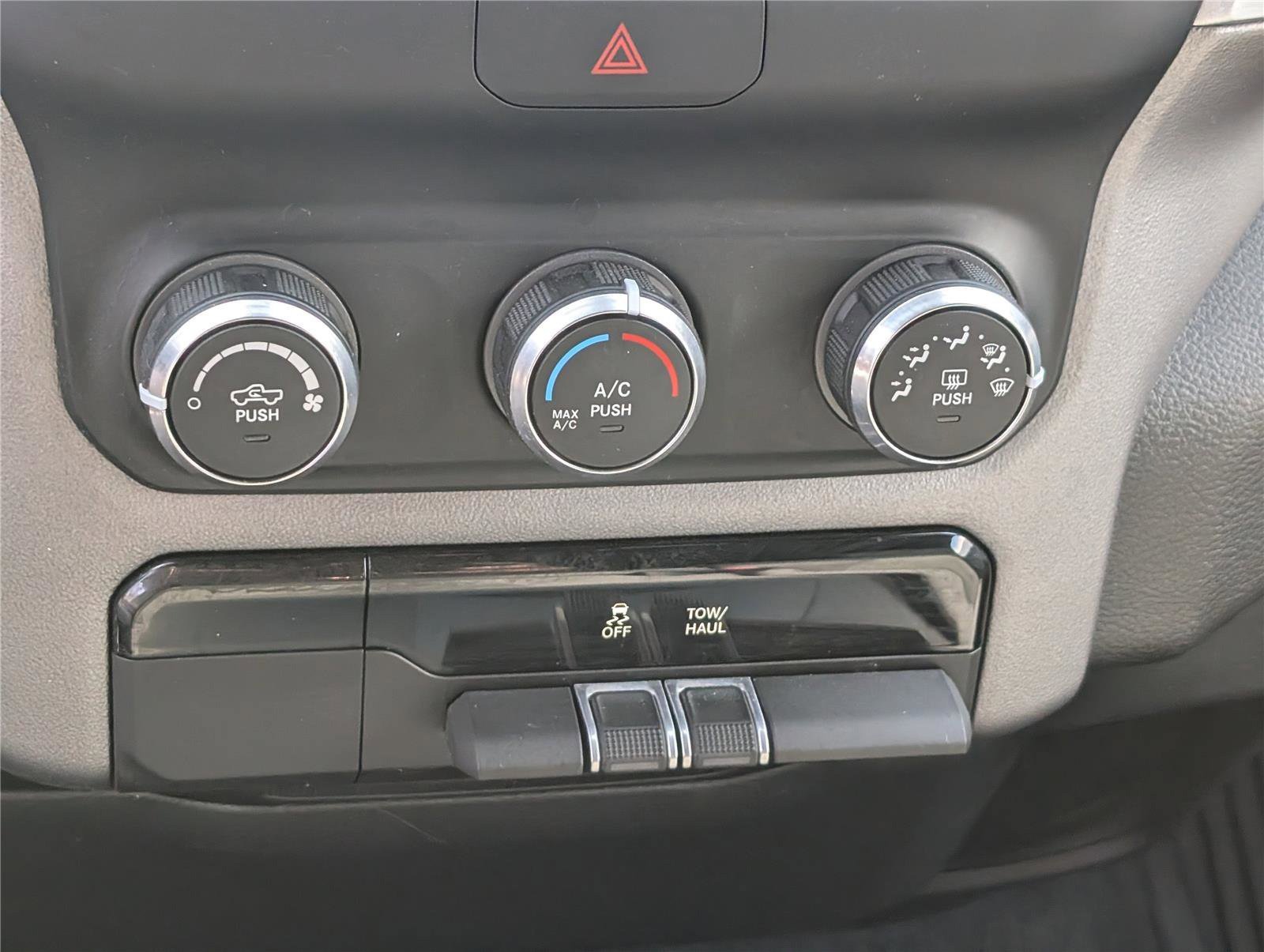 Used 2022 RAM 1500 Big Horn AWD/4WD image 25