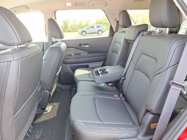 New 2026 Nissan Pathfinder SL FWD image 24