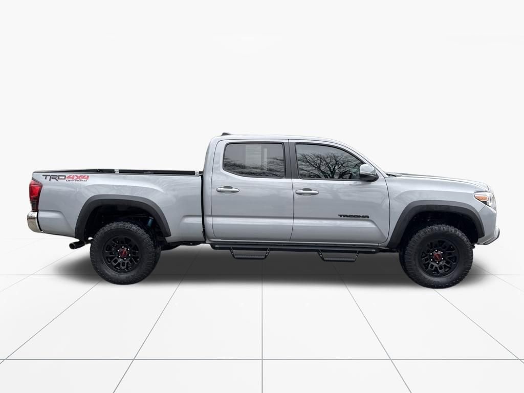 Used 2019 Toyota Tacoma TRD Off-Road image 10