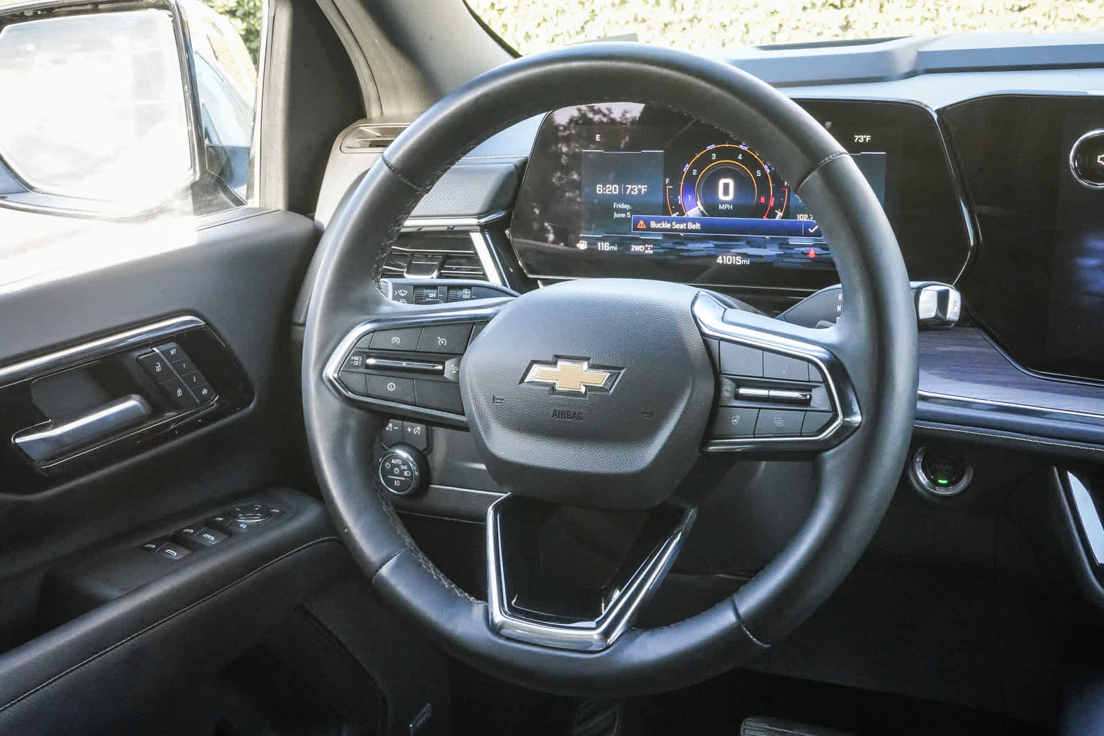 Used 2025 Chevrolet Suburban Premier AWD/4WD image 12