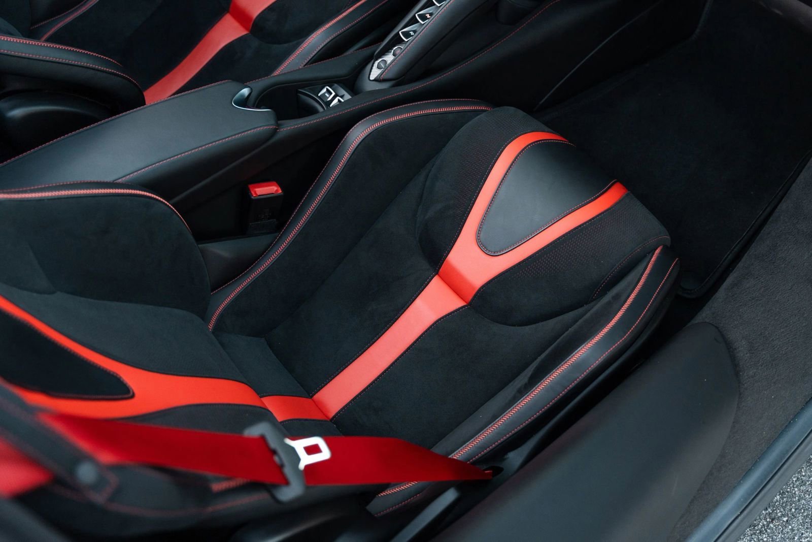 Used 2021 McLaren 720S Spider image 15