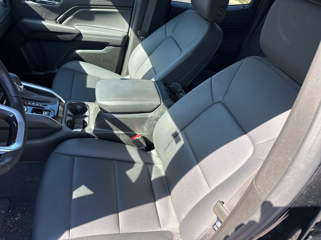 Used 2025 Chevrolet Colorado LT w/ LT Convenience Package image 21