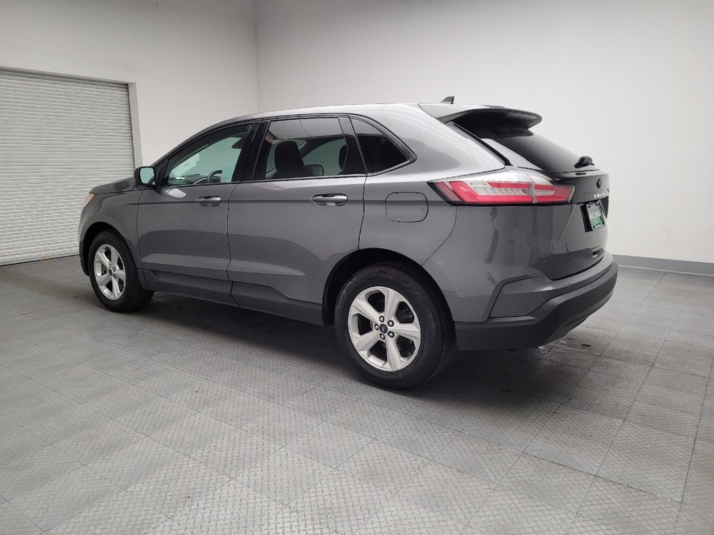 Used 2021 Ford Edge SE image 3